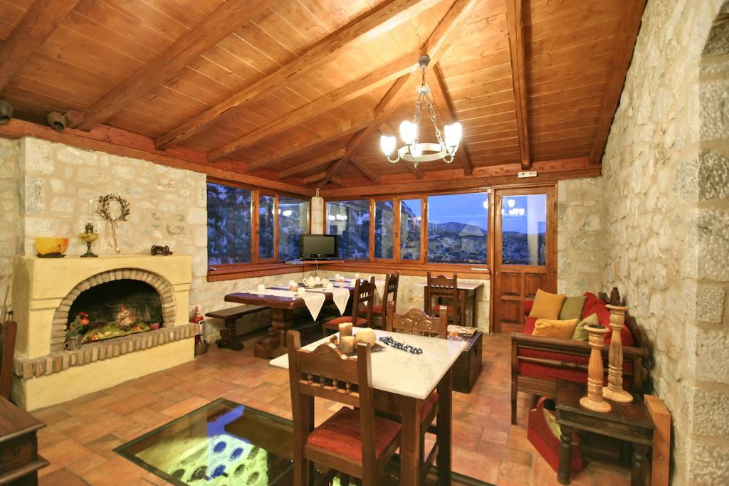 Archontiko Kolokotroni Hotel Stemnitsa Quarto foto